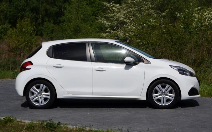 Peugeot 208 cena 35500 przebieg: 100000, rok produkcji 2018 z Warszawa małe 742